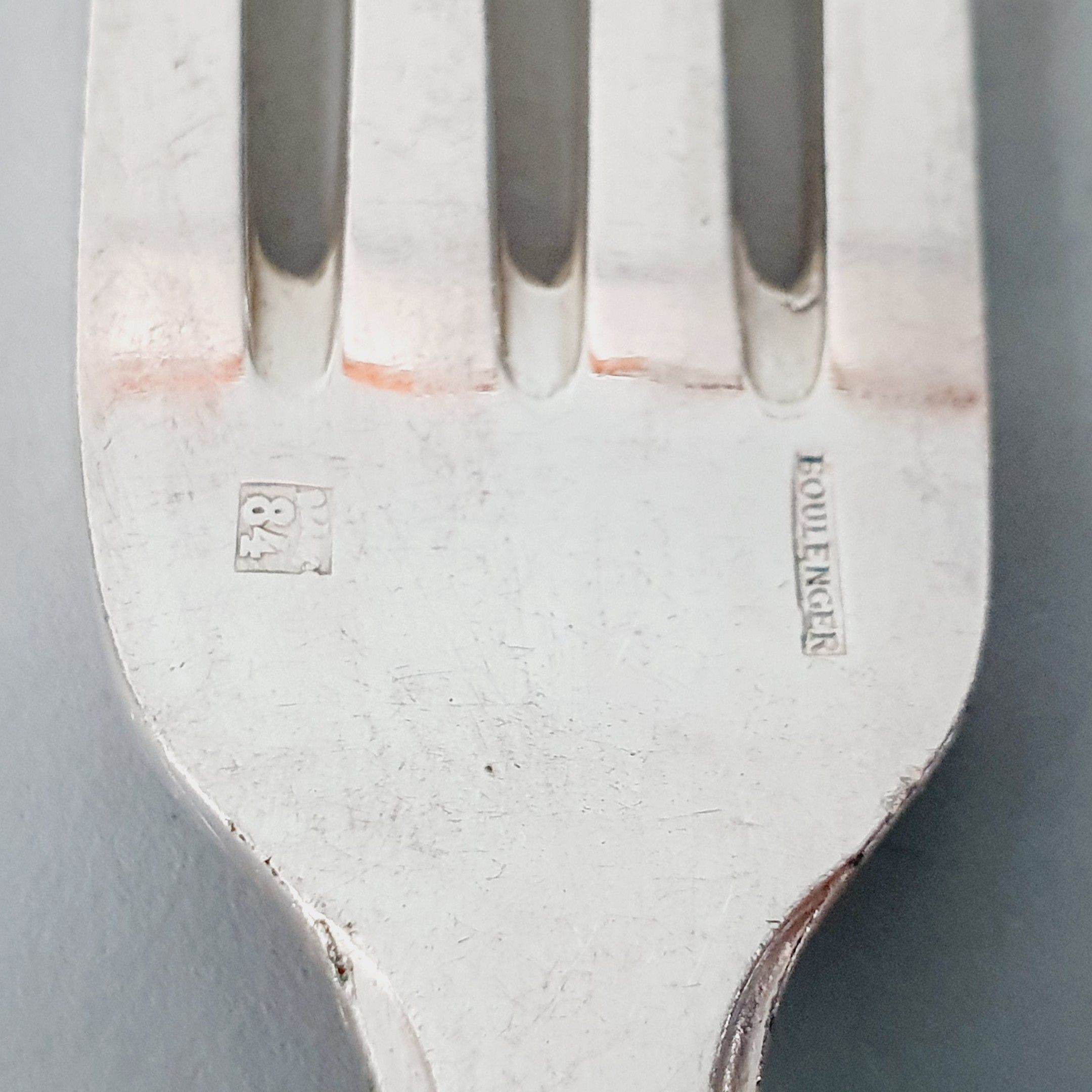 6 fourchettes et 6 cuilleres en ARGENT MASSIF décor aux bran