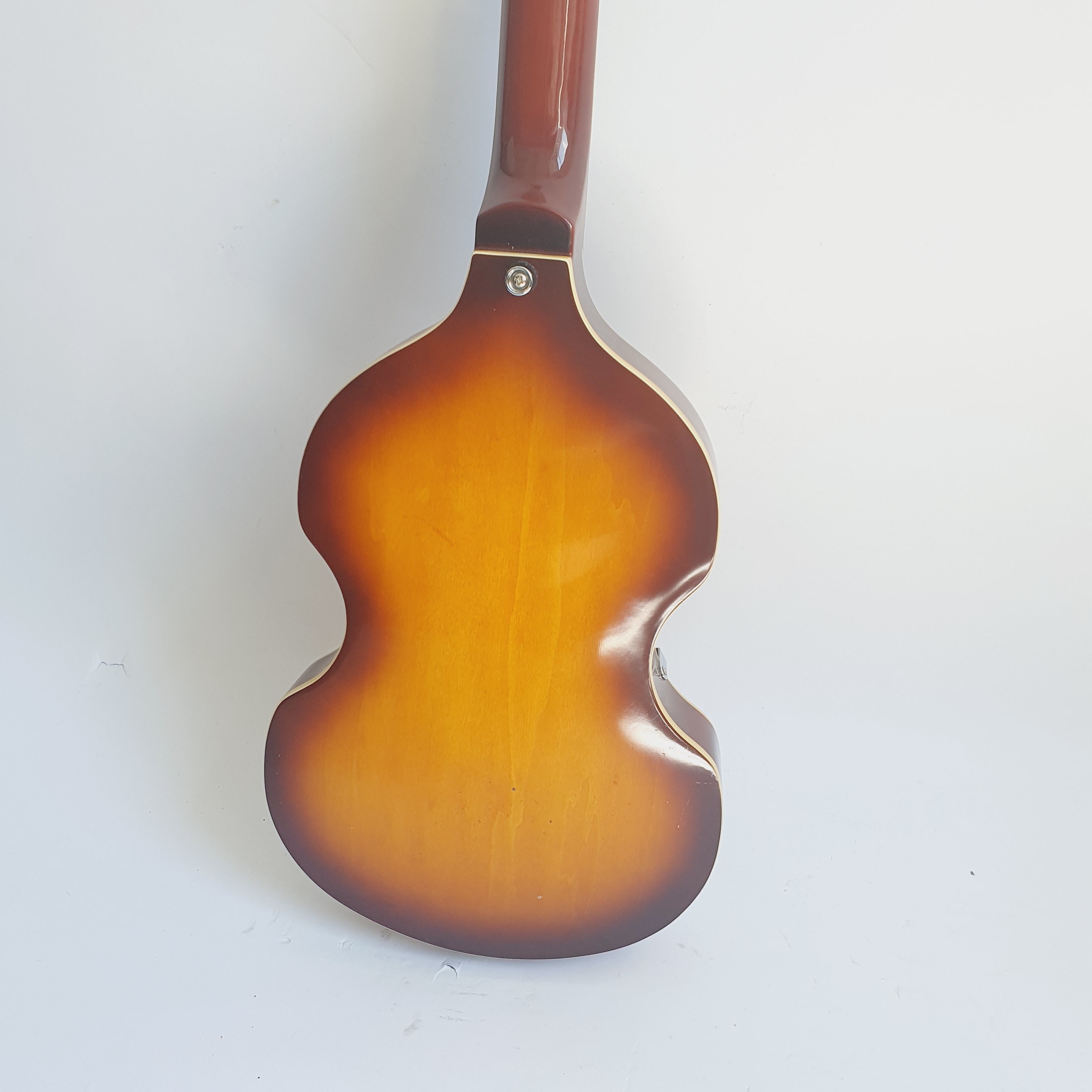 TANGLEWOOD, Gutare basse électrique holowbody pour Objets d'art