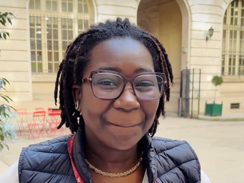Awa, conseillère de clientèle au prêt sur gage
